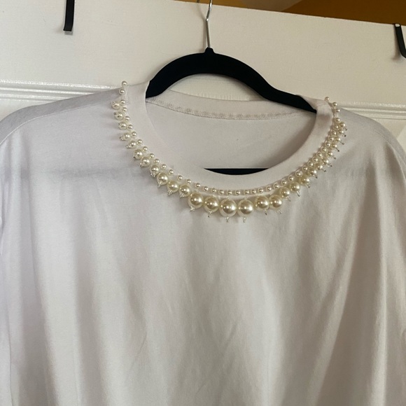 Brand new white crop top pearl top - Picture 2 of 4
